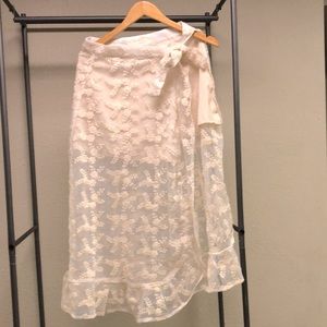 Tie on skirt! NEW WITH TAGS!